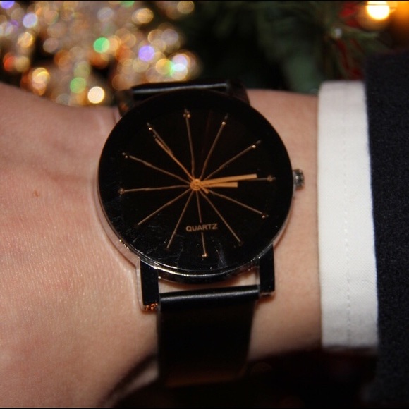 Men’s Black and Gold Luxury Watch - Picture 2 of 3